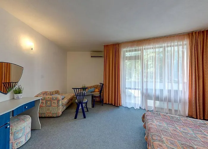 Хотел елмар