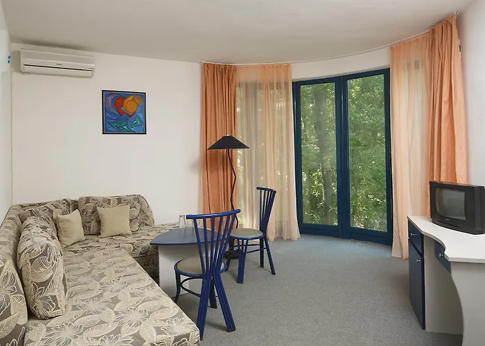 Хотел елмар